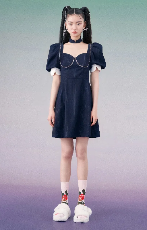 Mukzin | Retro Style Blue Dress - Tiger Sniffing Rose